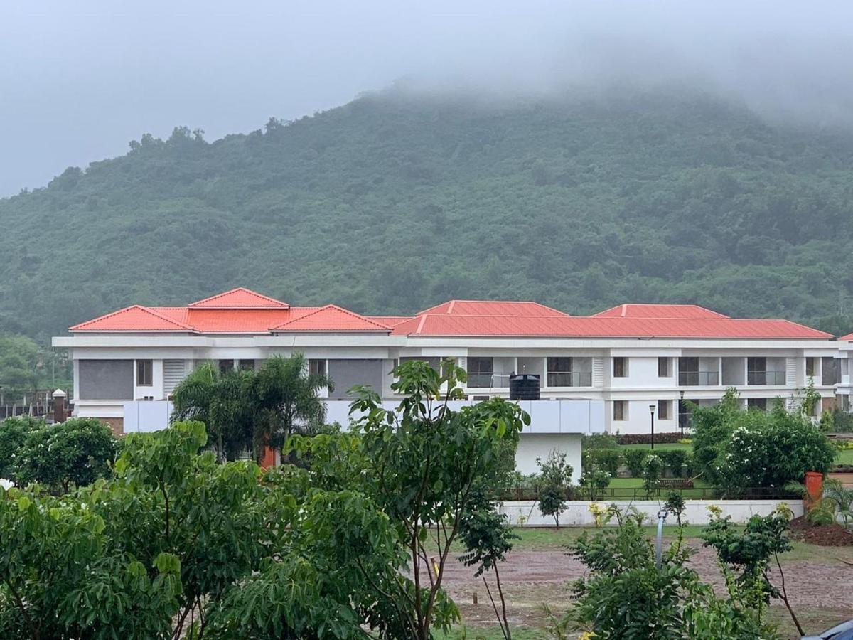Mizzle Appartement Lonavala Buitenkant foto